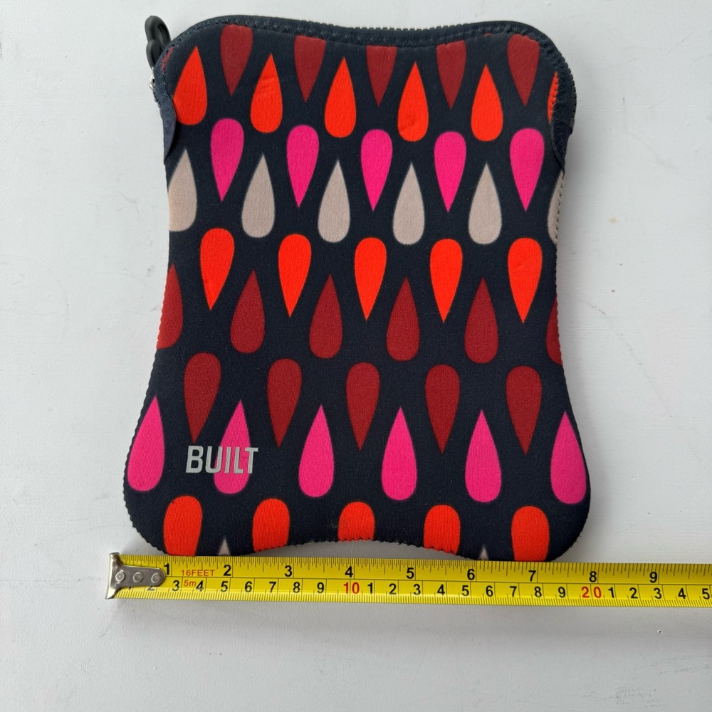 BUILT Neoprene Sleeve with Colorful Teardrop Design